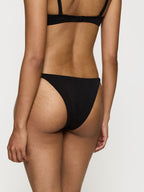 BLACK / 36