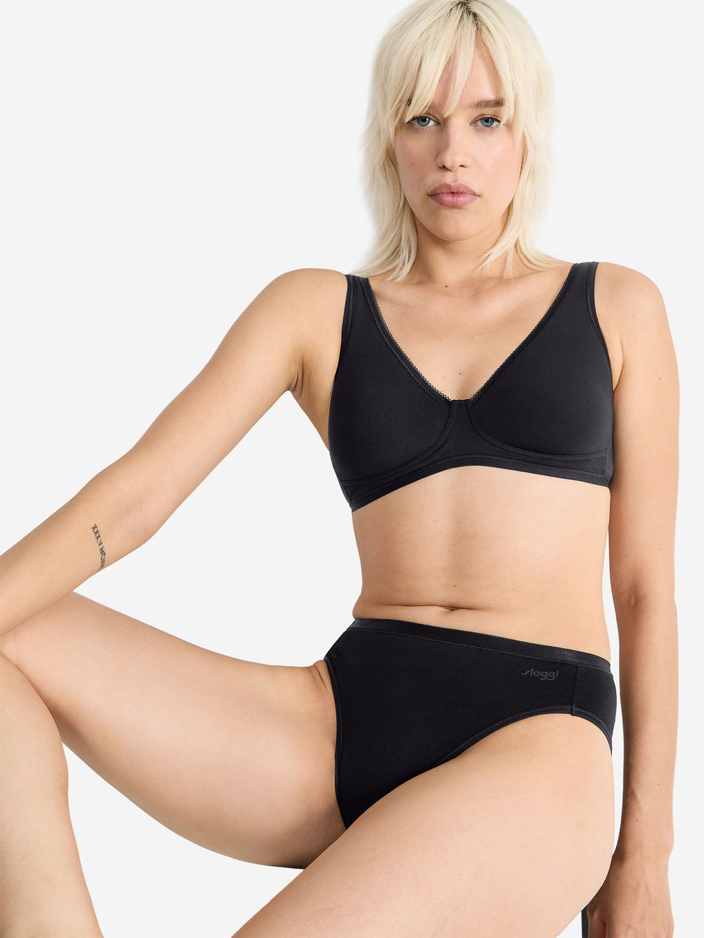 BLACK / L