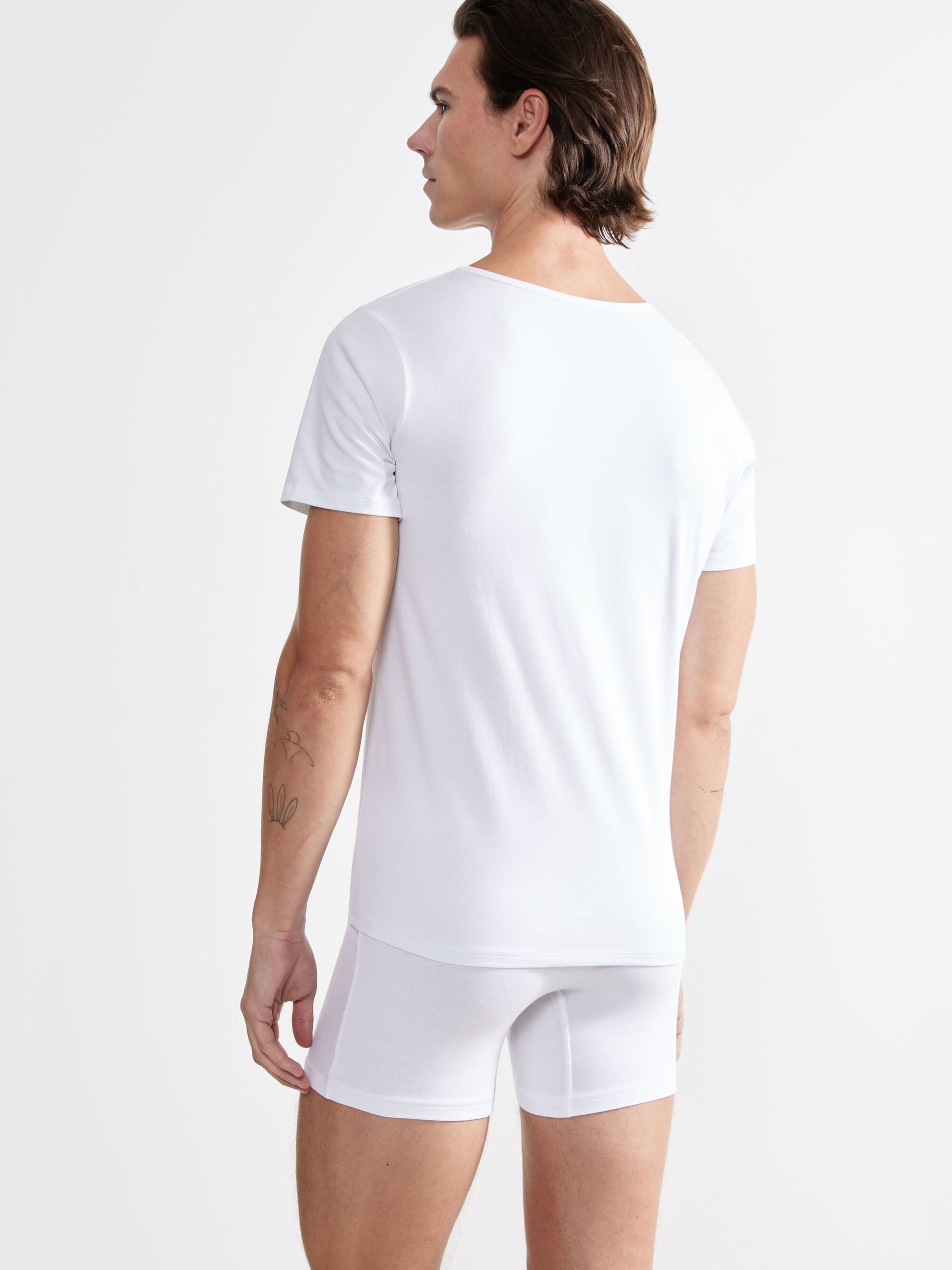WHITE / L