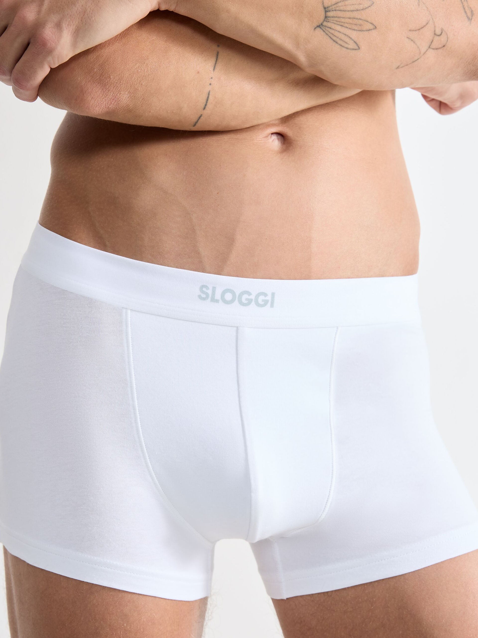 WHITE / L