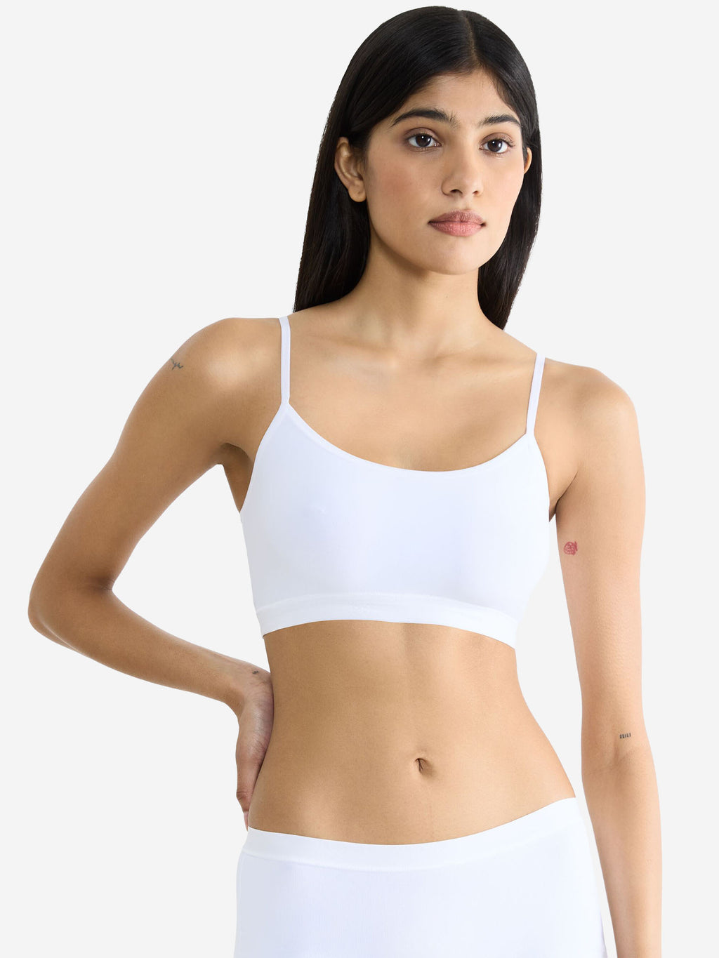 WHITE / 36