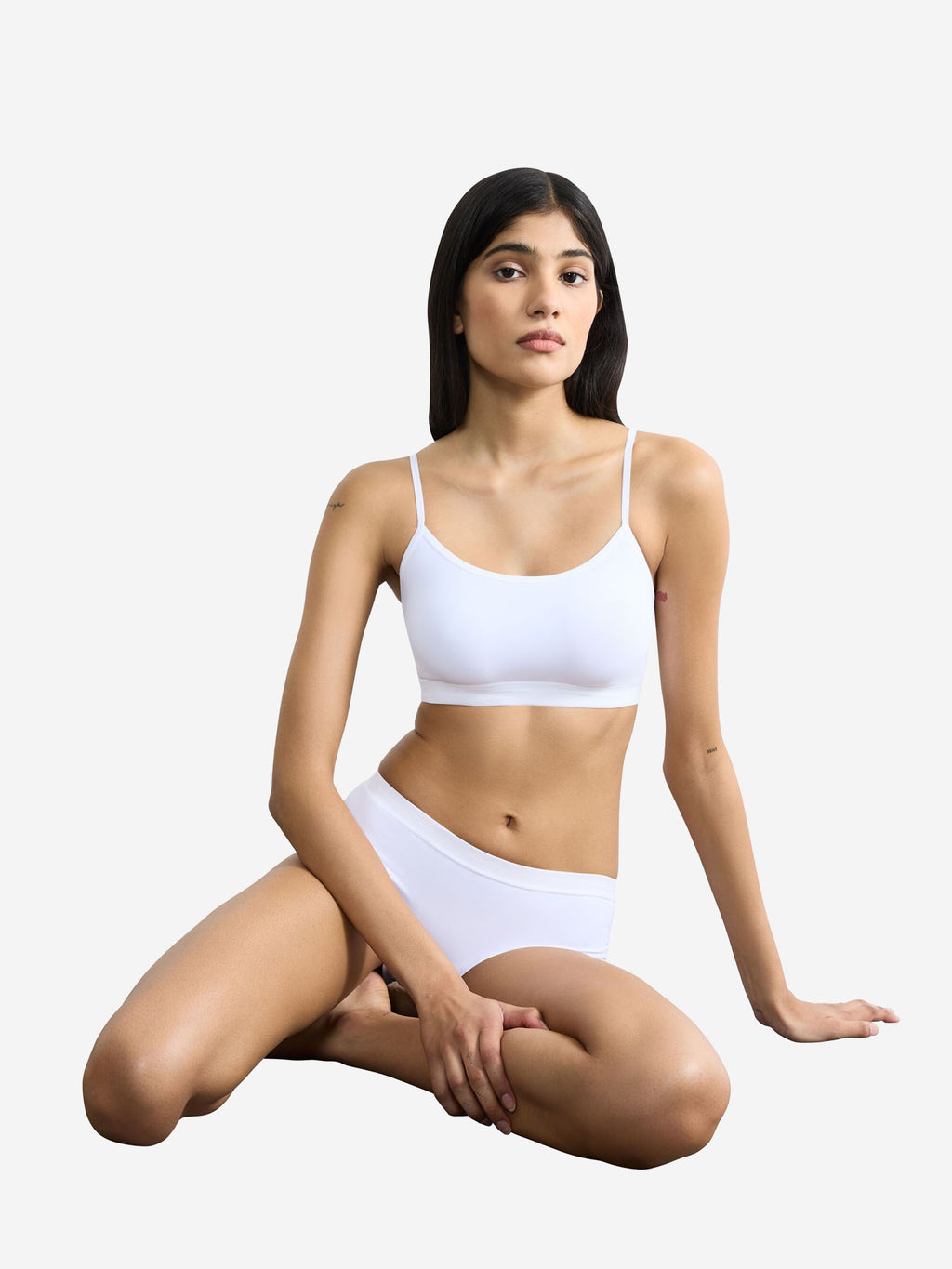 WHITE / 36