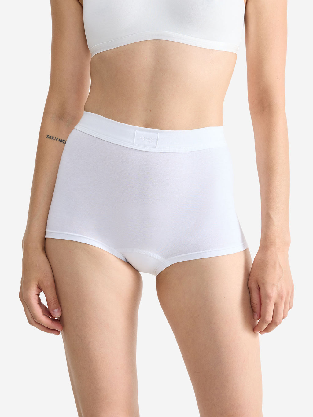 WHITE / 36