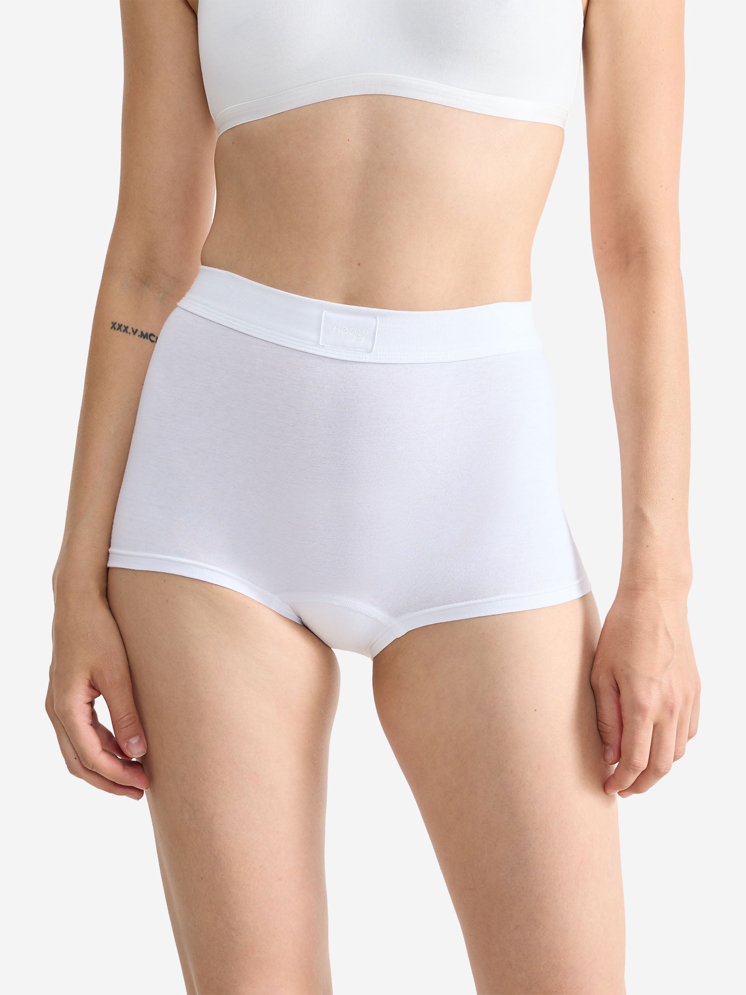 WHITE / 36