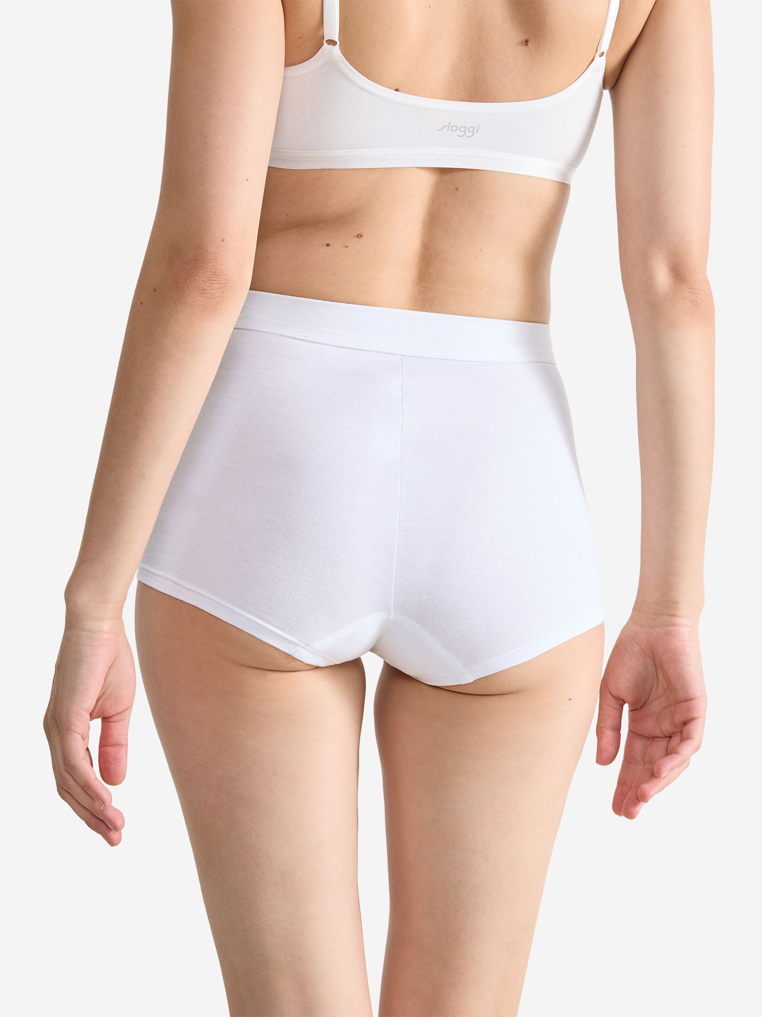 WHITE / 36