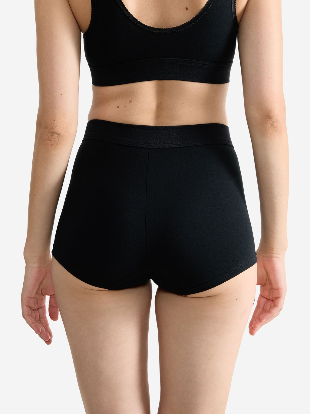 BLACK / 36