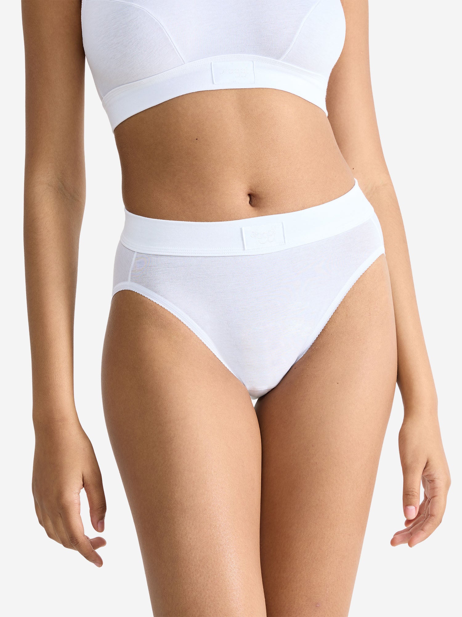 WHITE / 36