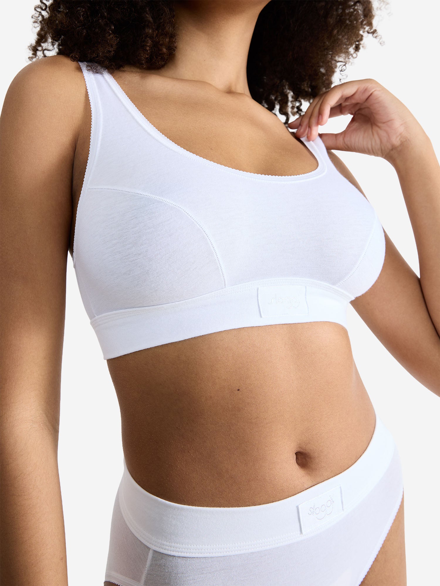 WHITE / 36