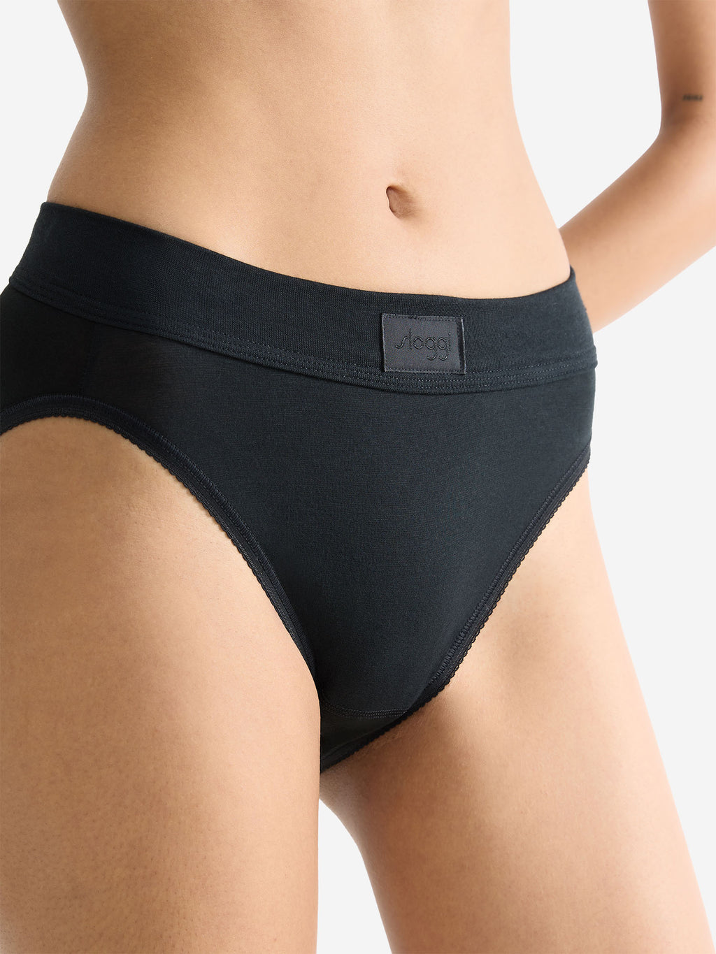 BLACK / 36