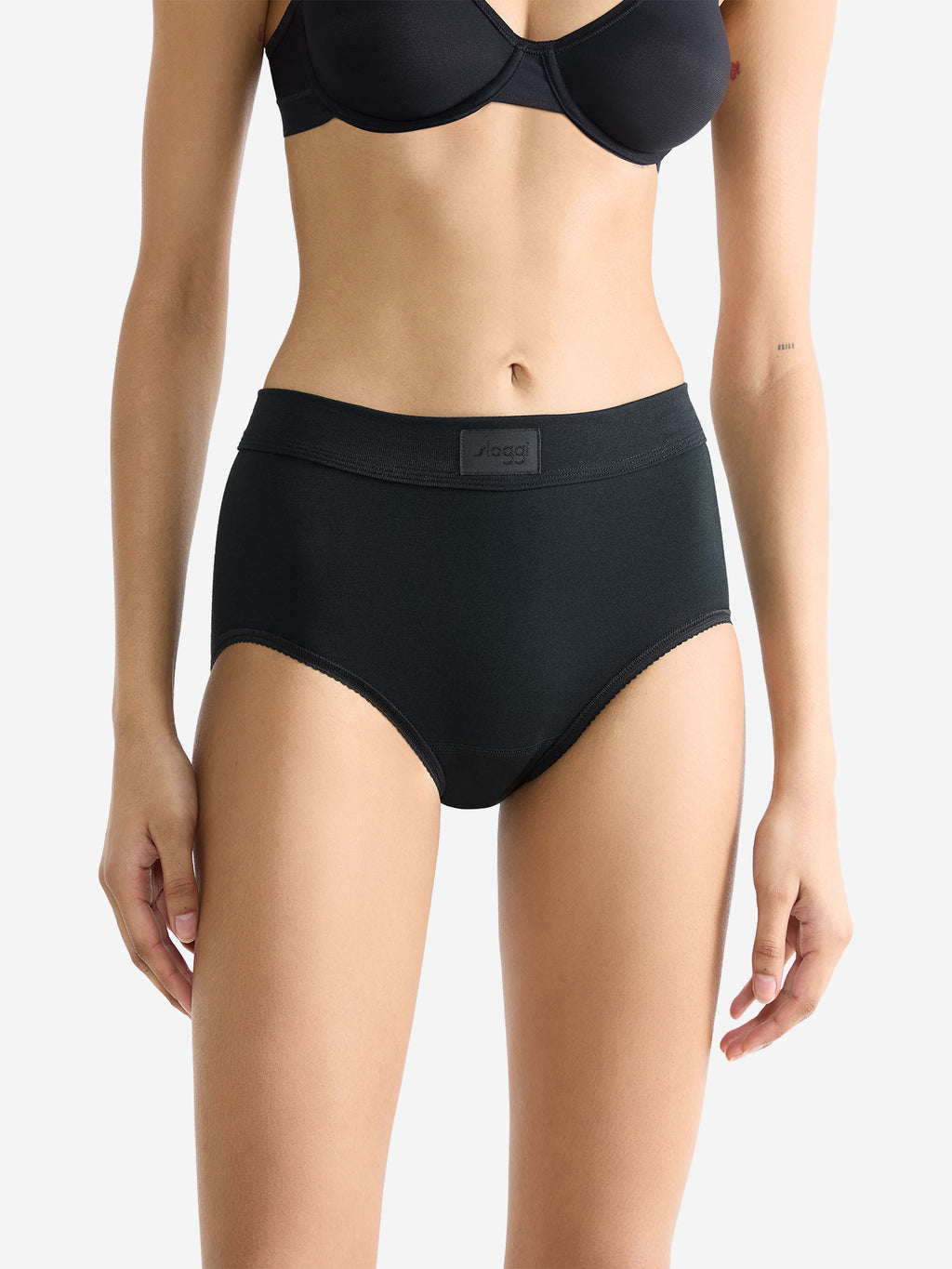 BLACK / 38