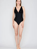 BLACK / 34