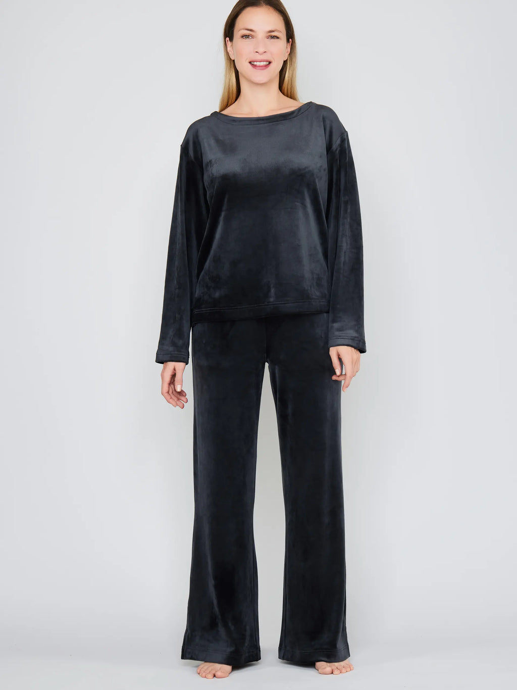 BLACK / 34