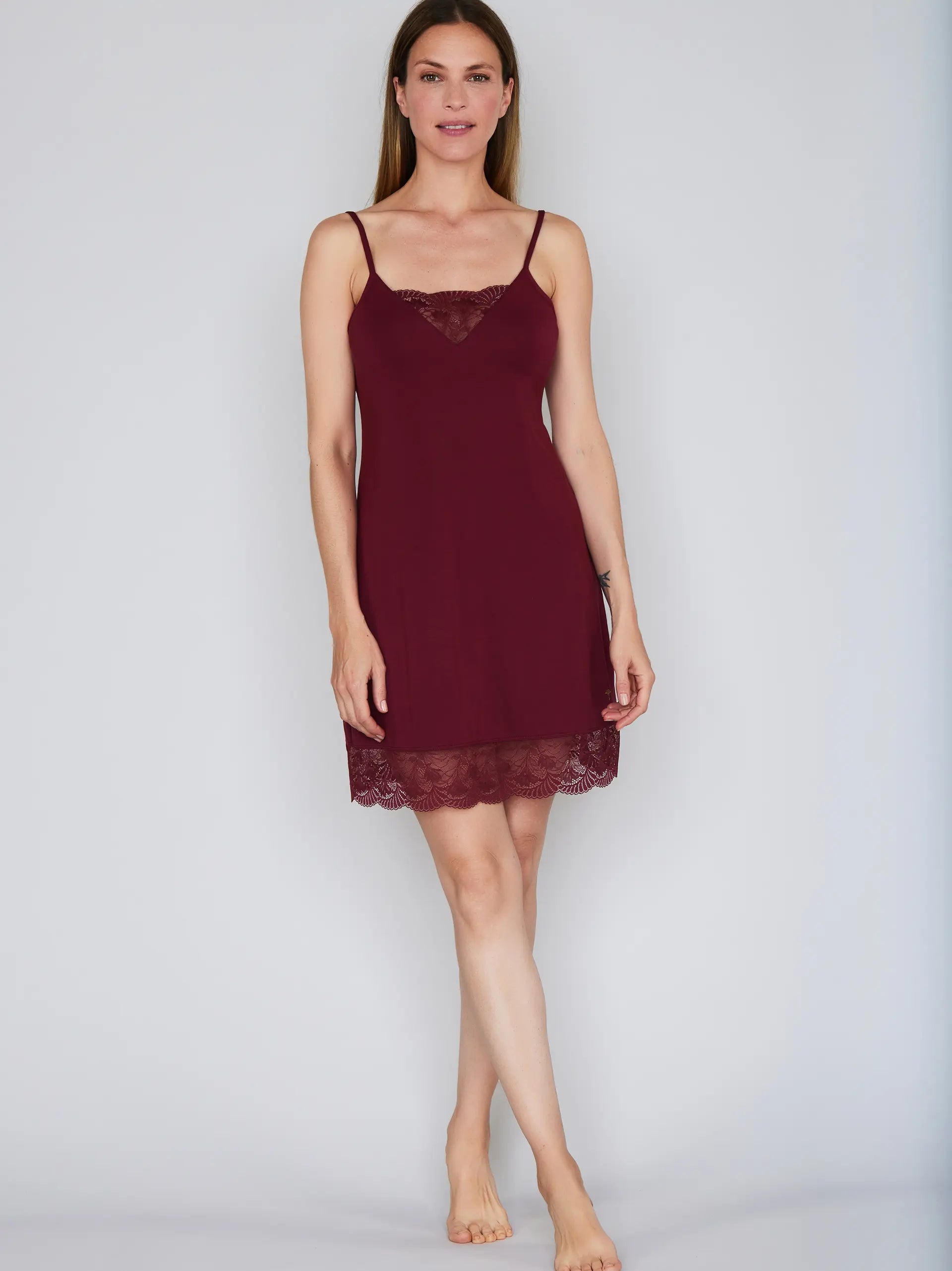 DARK RED / 34