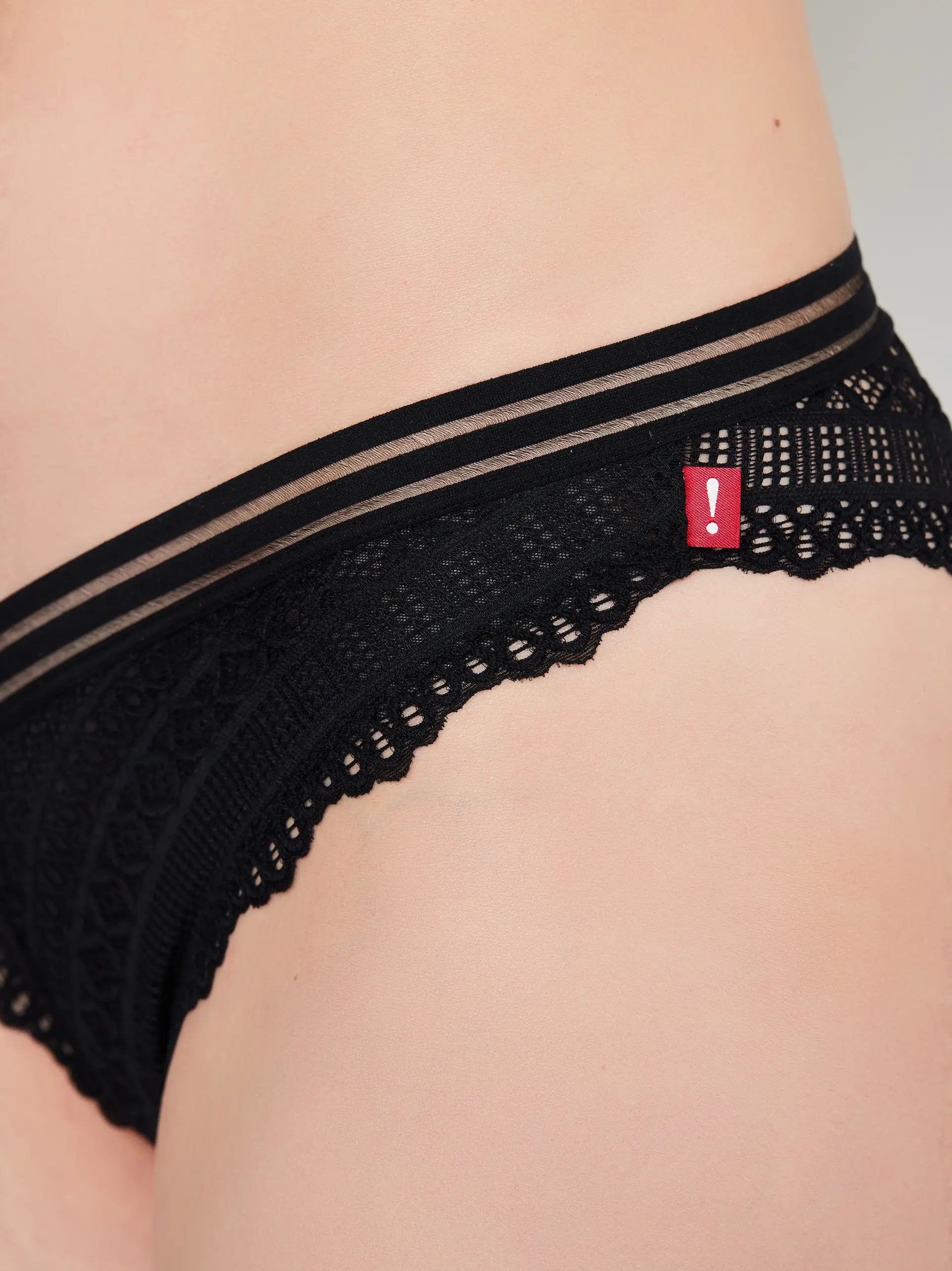 BLACK / L