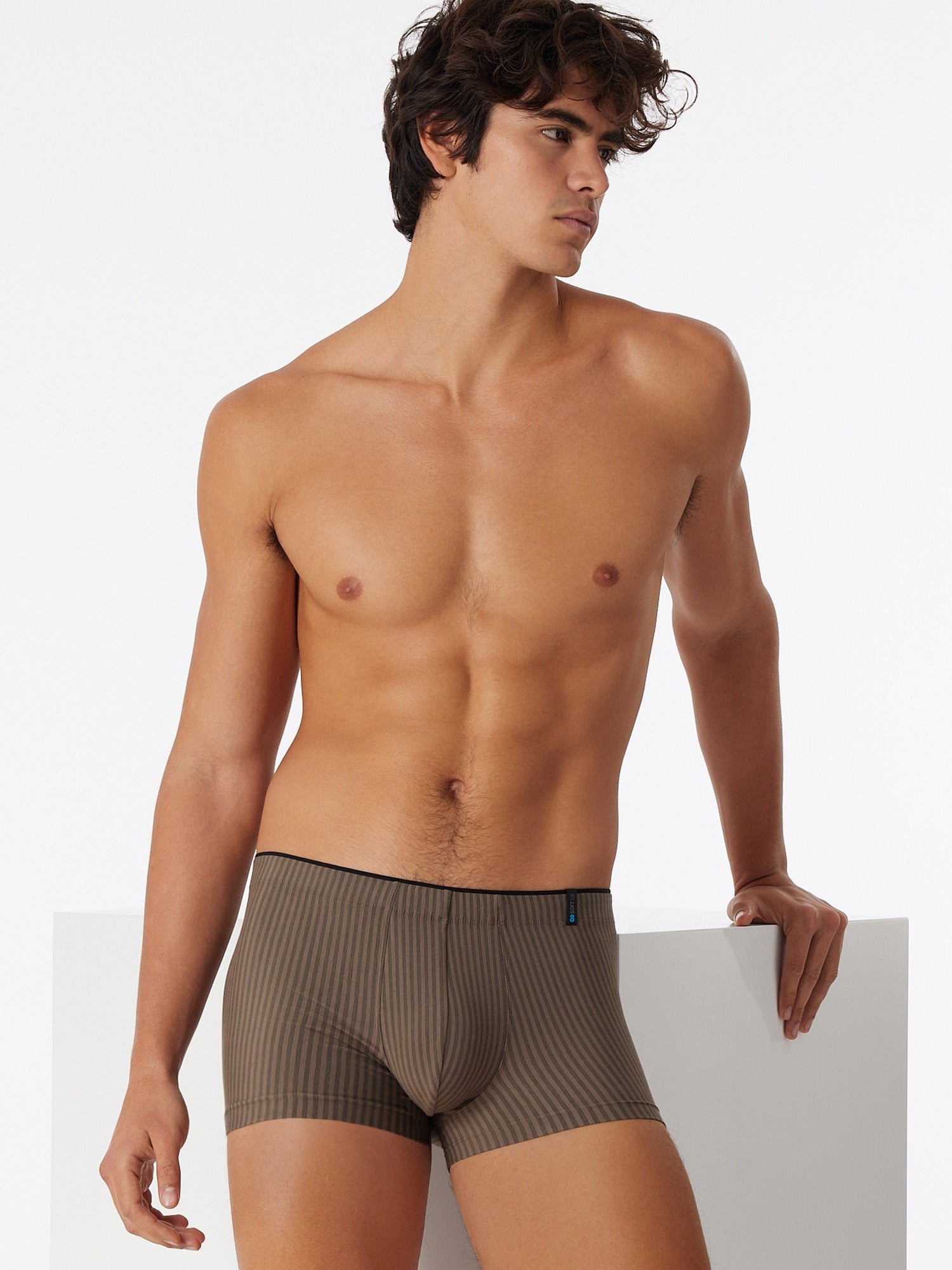 taupe / 4
