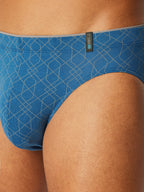 blau / 4