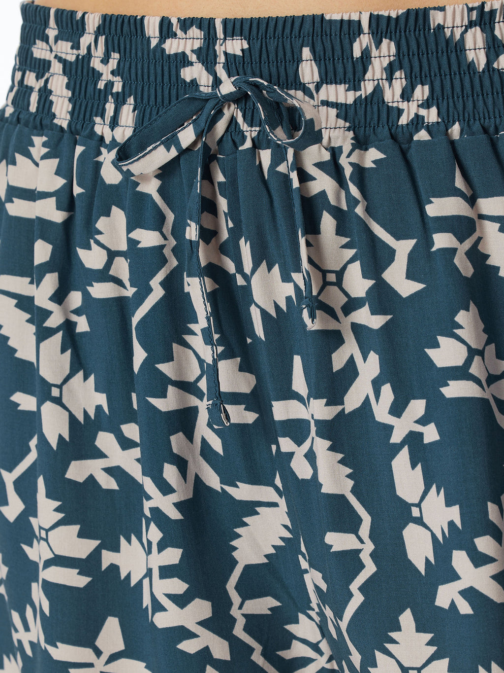 blau / 34