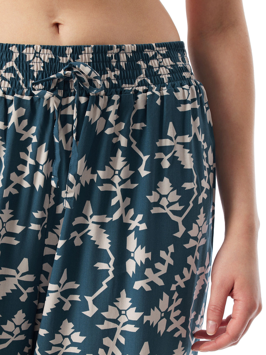 blau / 34