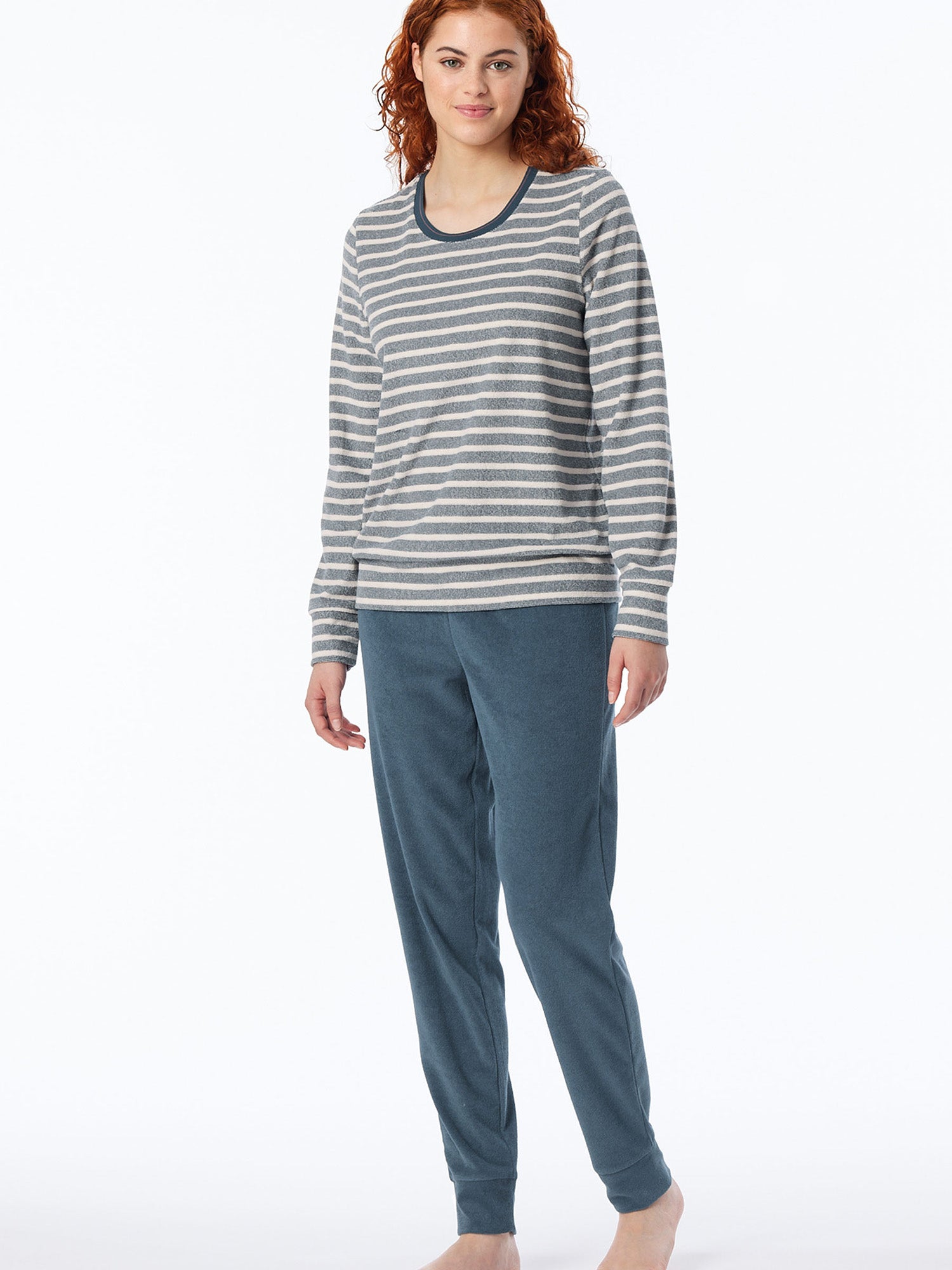 blau / 36