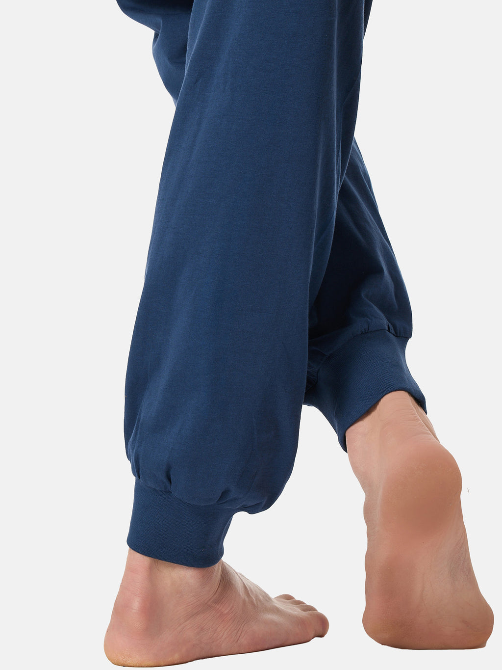blau / 25