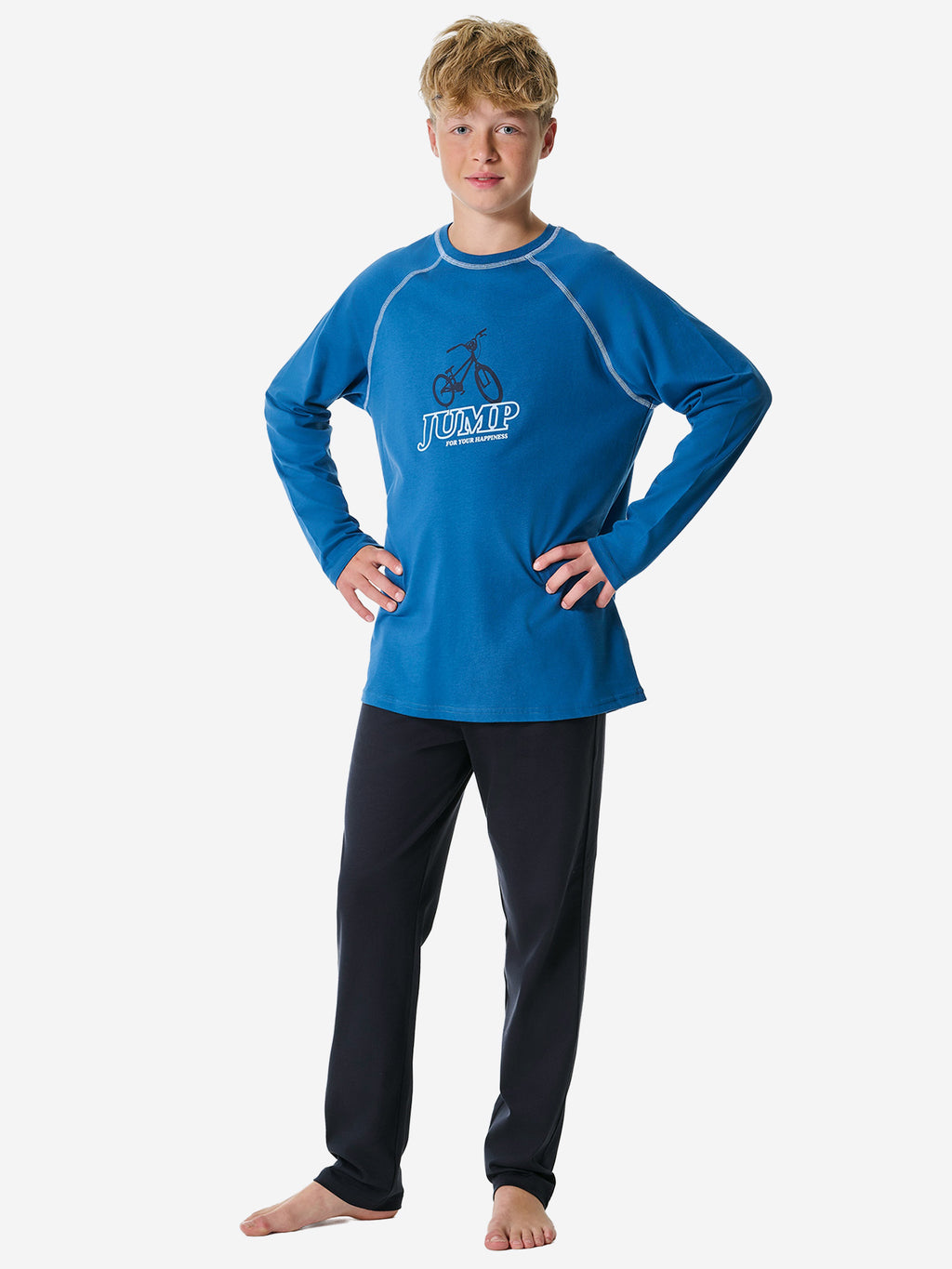 blau / 140