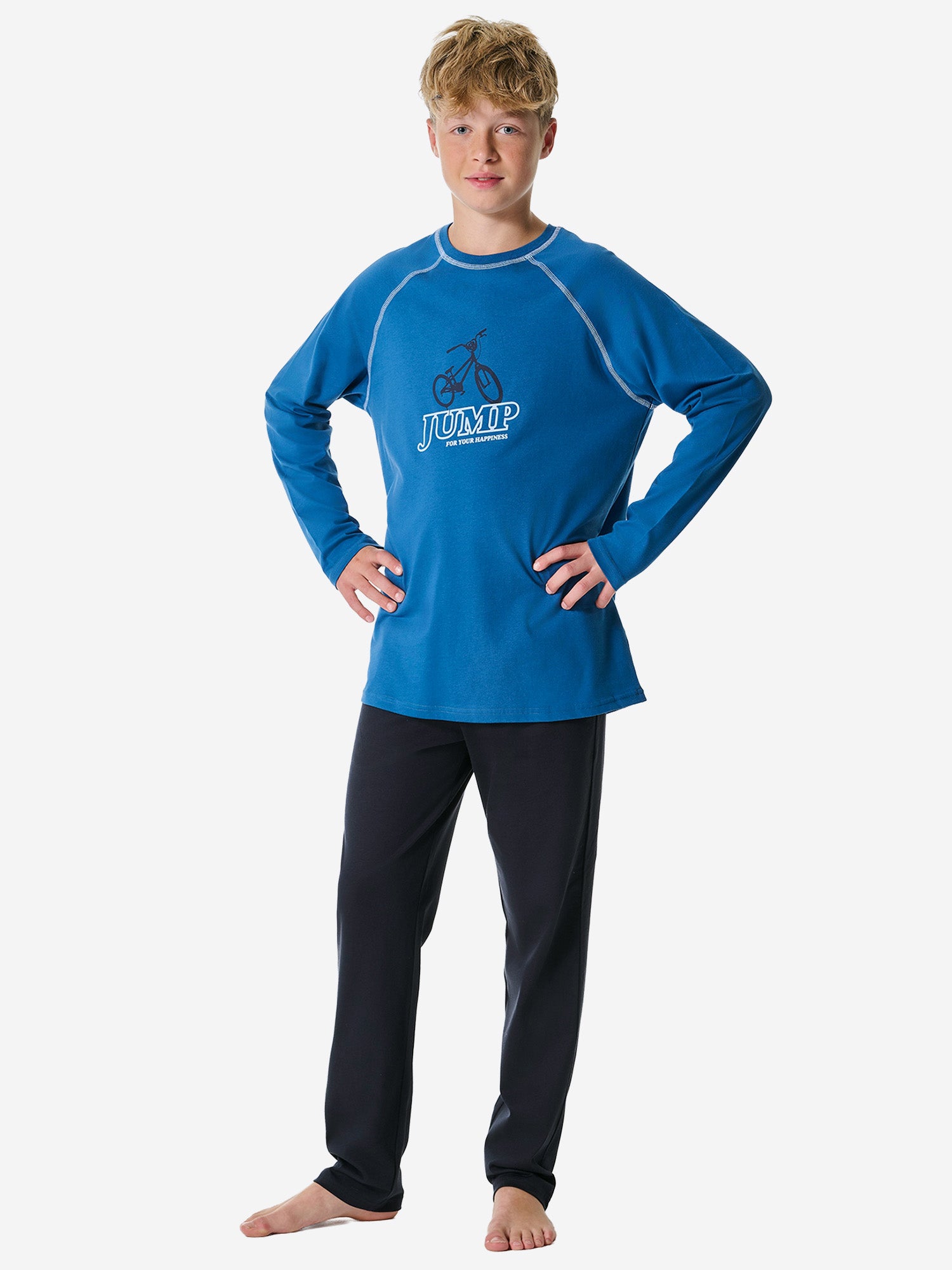 blau / 140