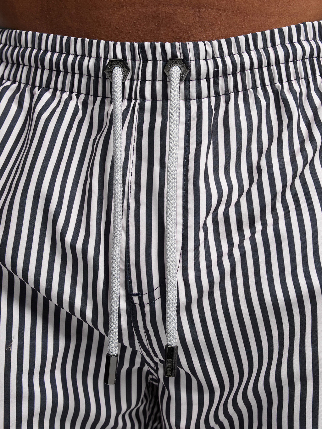 graphite grey / M