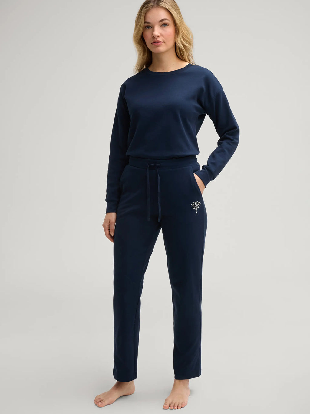 blau / 34