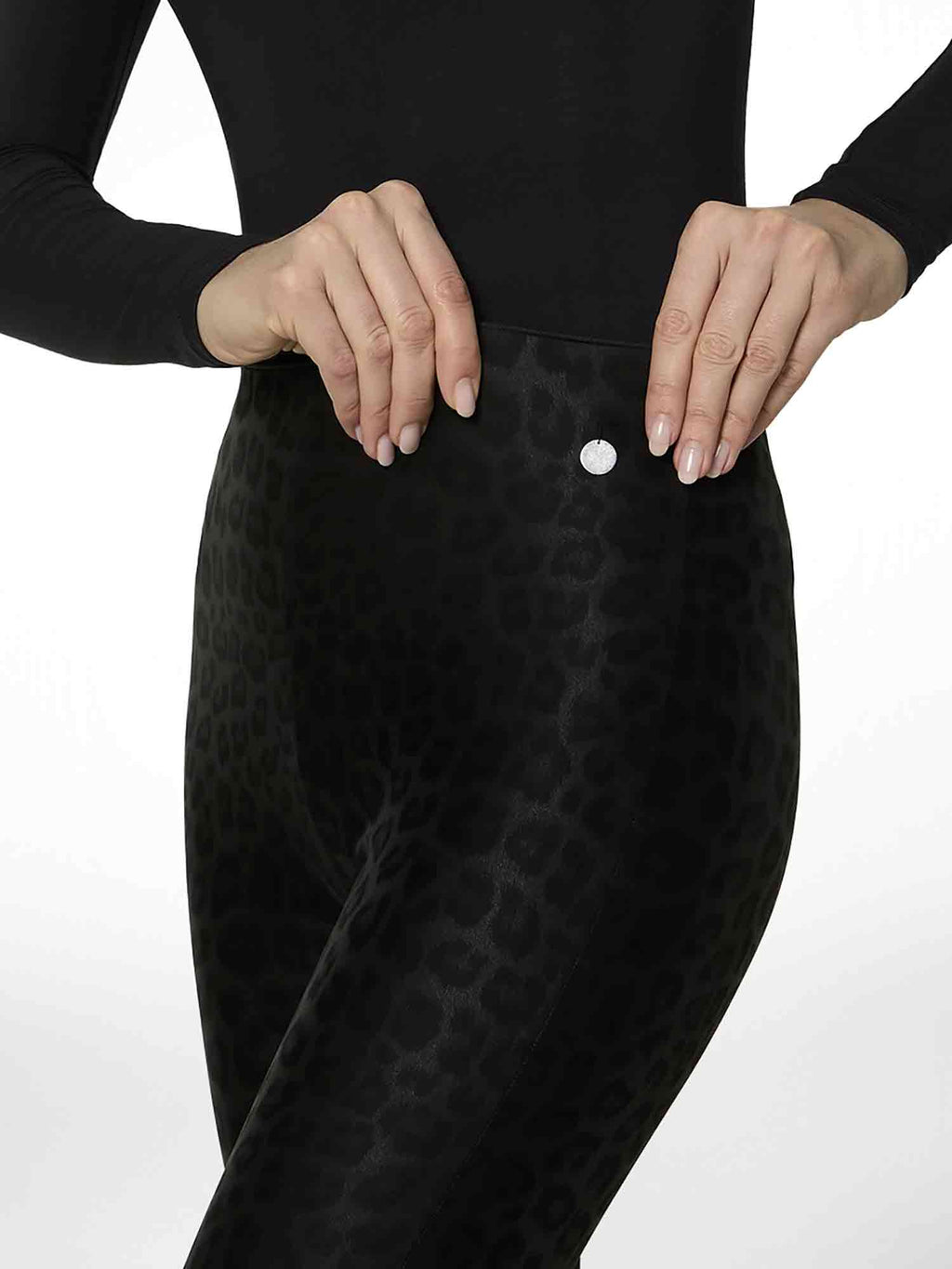 schwarz leo / 32-34