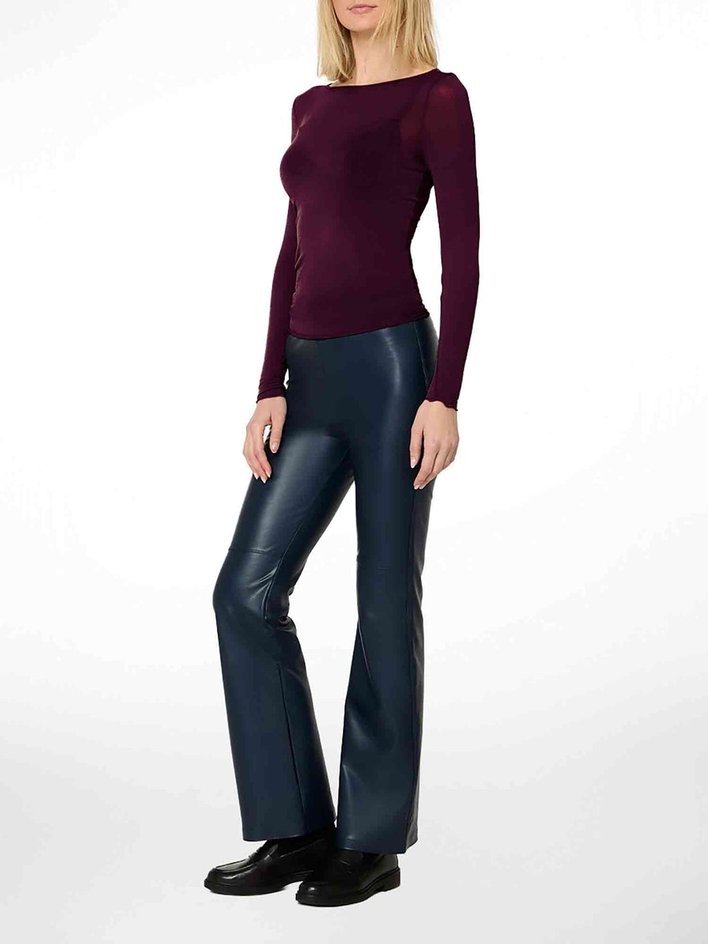 burgundy / M