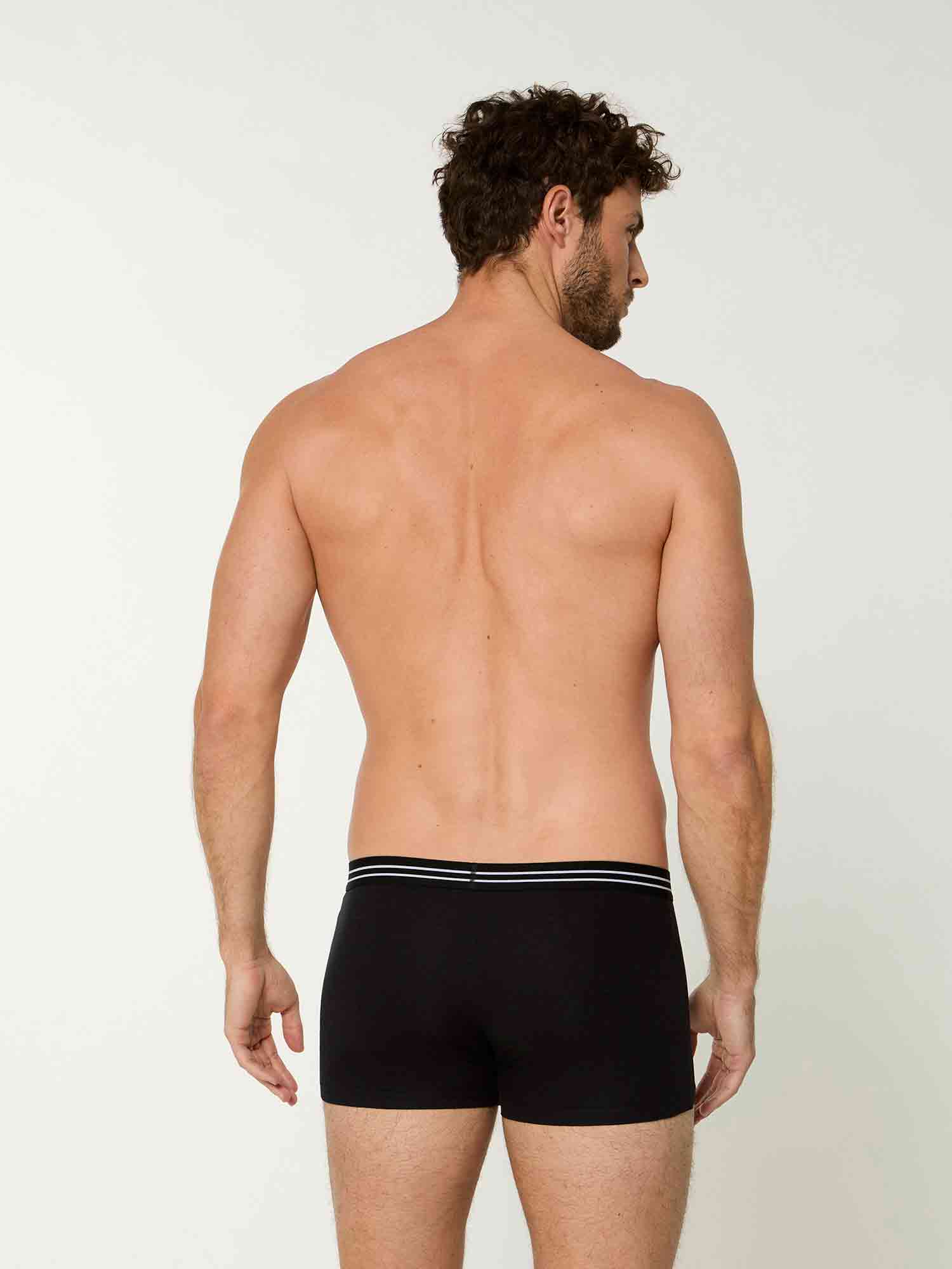 schwarz / 5 | M | 50